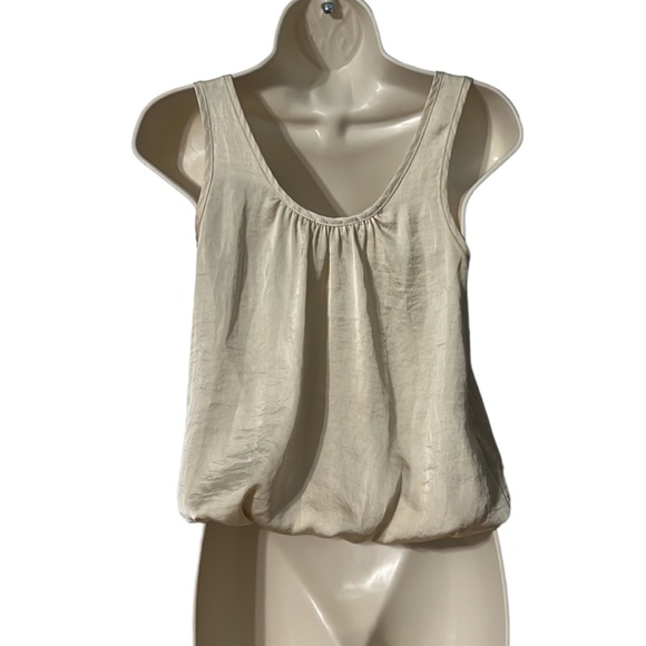 Solemio women’s lightweight cream sleeveless tank with statement flower small - Picture 3 of 6